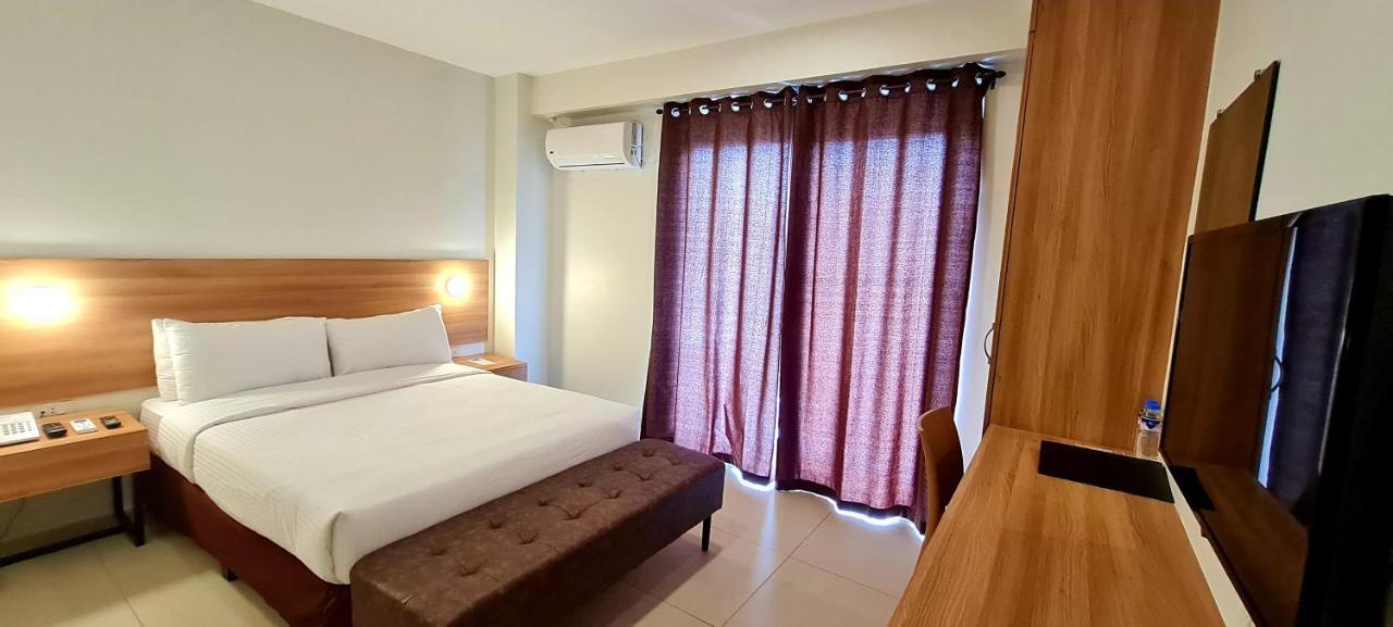 Mango Suites Tuguegarao Kültér fotó