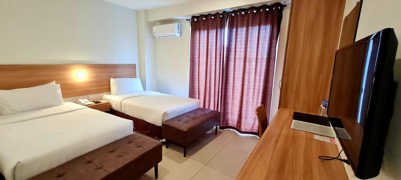 Mango Suites Tuguegarao Kültér fotó