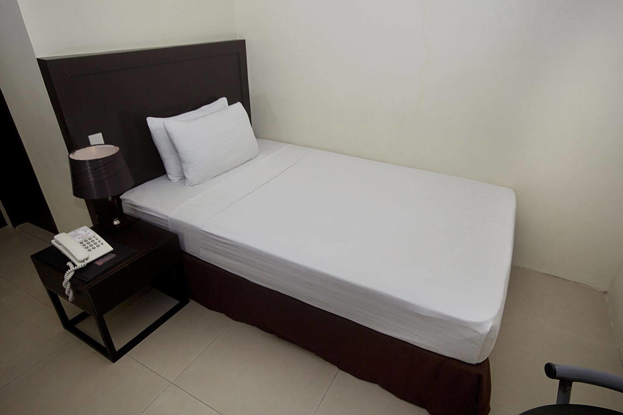 Mango Suites Tuguegarao Kültér fotó