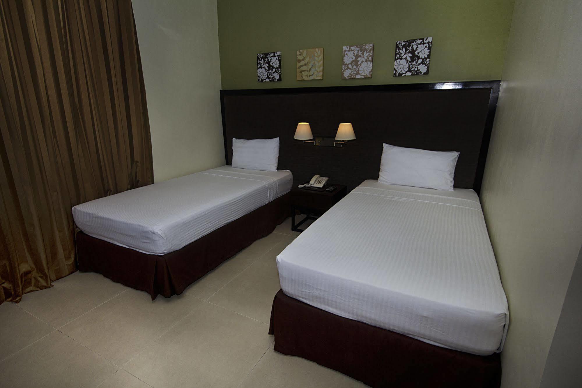 Mango Suites Tuguegarao Kültér fotó